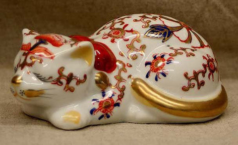 Vintage Japanese Kutani Porcelain Sleeping Cat, Circa 1960